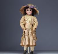 Armand MARSEILLE - Porcelain head doll n° 390, early 20th century.