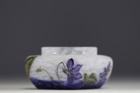 DAUM Nancy - Couve in acid-etched multi-layered glass with enamelled decoration of violets, signed.