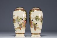 Japan - Pair of Satsuma porcelain vases decorated with elegant women.