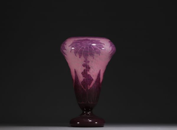 Le Verre Français - Acid-etched multi-layered glass vase decorated with dahlias, signed on the base.