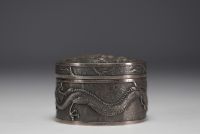 China - Vietnam - Solid silver box with dragon decoration, mark under the piece.