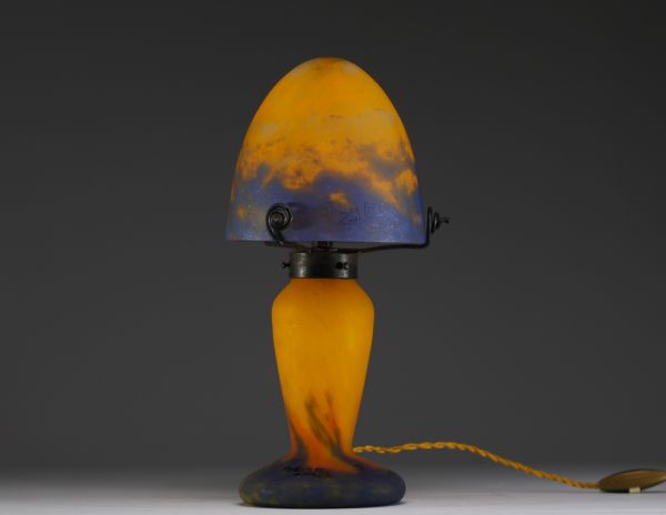 MULLER Frères Lunéville - Art Nouveau mushroom lamp in marmorated glass, double signature.