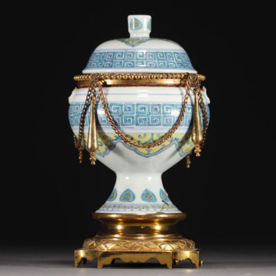 China - Ducai porcelain 