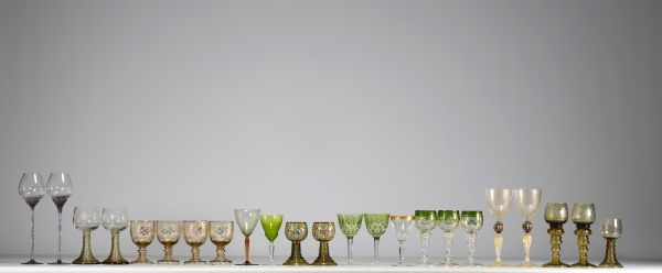 Moser Karlsbad - Ensemble de verres à vin soufflés pour un total de 23 pièces.