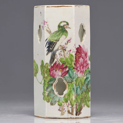 Qianjiang cai porcelain hat stand decorated with birds and flowers