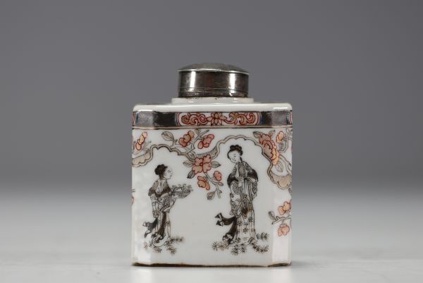 China - A grisaille porcelain tea caddy decorated with elegant women, Qianlong period.