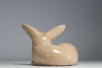 Roger DUTERME (1919-1997) Fennec en céramique vernissée, cachet de l'artiste, vers 1970.