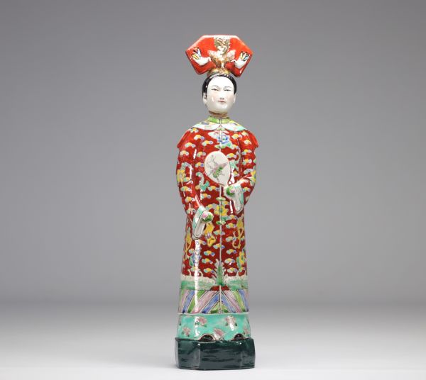 Woman in Chinese porcelain 