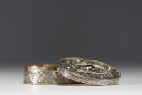 Snuffbox in solid silver and vermeil topped with a red stone, 18th-19th century.