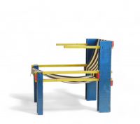 Travail moderniste belge, fauteuil Art Déco aux couleurs primaires, en bois de sapin peint et vissé.