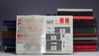 Set of various stamp albums and documents from China and around the world.