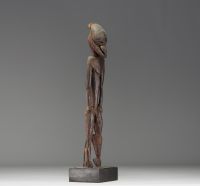 Sepik, Papouasie - Nouvelle Guinée sculpture datant du début du XXème siècle.