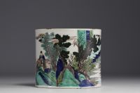 China - Green family brush-holder with figures décor