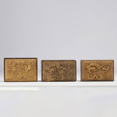 Lot of boxes (6) in Fuzhou lacquer with relief decoration of golden dragons