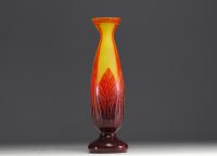 Le Verre Français - Acid-etched multi-layered glass vase decorated with tobacco leaves, signed.