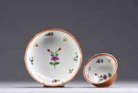 China - Set of five polychrome porcelain bowls and saucers, 18th century.