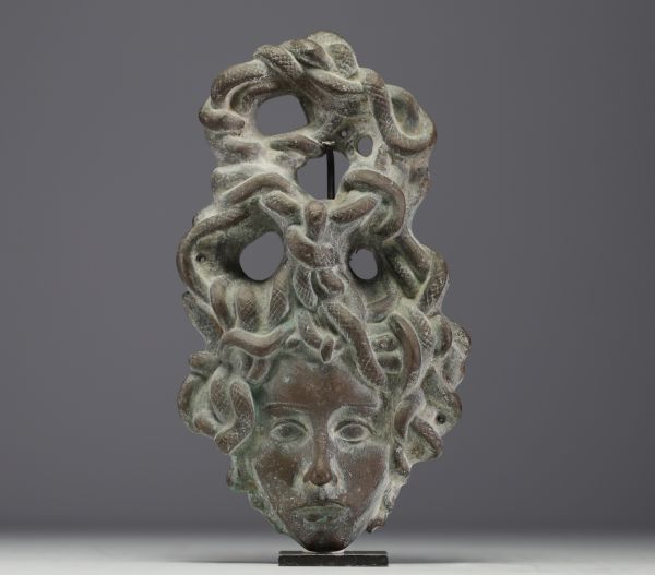 André ARBUS (1903-1969) & Vadim ANDROUSOV (1895-1975) Gorgon head in patinated bronze by Androusov, signed.