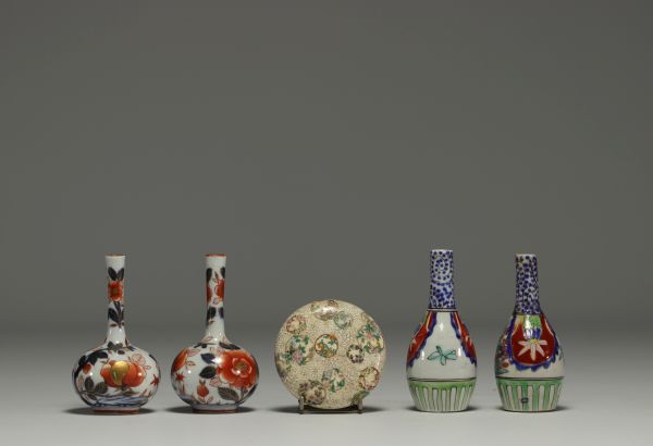 Japan - Set of four vases and an ink box.