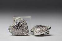 Karl LAGERFELD - Pair of heart earrings, silver-plated metal and rhinestones.