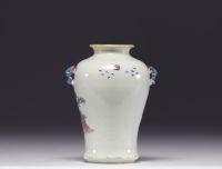 Chinese porcelain vase decorated with 