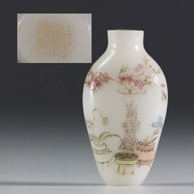 China - Glass snuffbox with polychrome decoration of flowering vases, Qianlong mark.