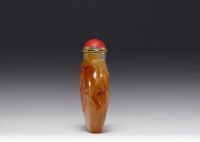 China - Agate snuffbox, stone stopper, Qing period.