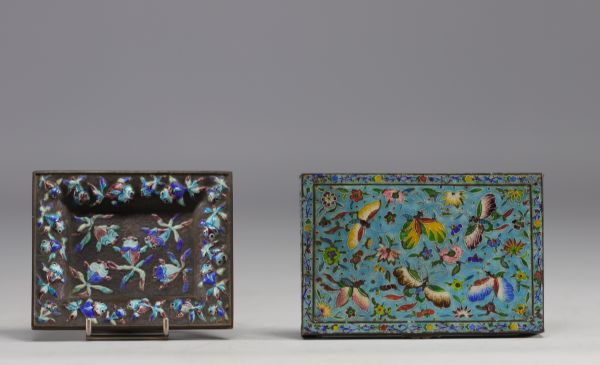 China - Set consisting of a cloisonné enamel box and dish, 19th century.