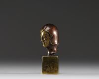 Small bust of a young woman in bronze, Art Deco period.