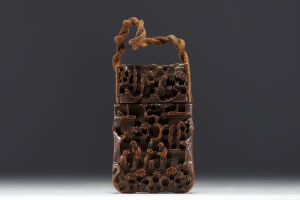 China - Carved wooden needle box, Canton, 19th century.