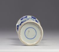 China - white and blue porcelain vase, lapped neck, Kangxi period.