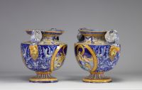 Pair of Urbino style earthenware basins with antique decoration, 19th century - Italian work