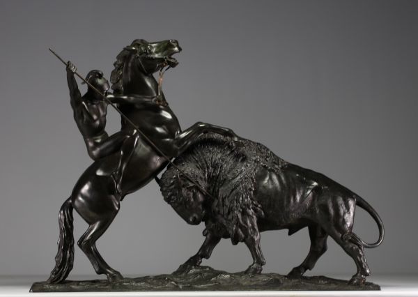 Pierre ANDREE (XIX-XX) ‘La chasse au bison’ (The buffalo hunt) Imposing bronze sculpture with shaded patina, signed.