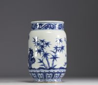 China - White and blue porcelain vase decorated with bamboos and pine trees