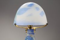 Émile GALLÉ (1846-1904) Mushroom lamp in acid-etched multi-layered glass decorated with anemones, signed.