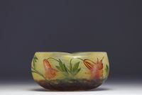 DAUM Nancy - Four-lobed cup in acid-etched marmorated glass with enamelled decoration of columbine flowers, signed.