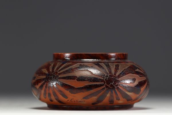 CHARDER Le Verre Français - Acid-etched multi-layered glass bowl decorated with palm leaves, circa 1925, signed.