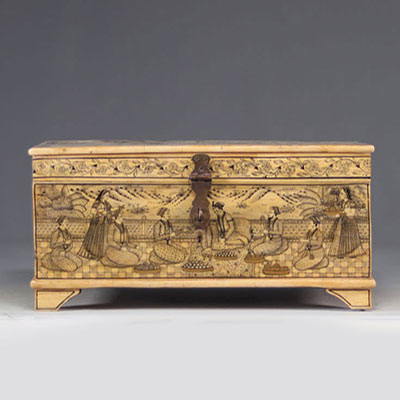 Imposing Indian bone box engraved with scenes of characters