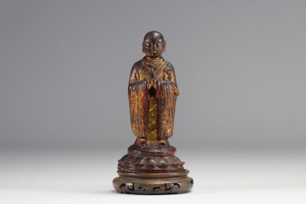 Standing gilt bronze Buddha from the Ming period (明朝)