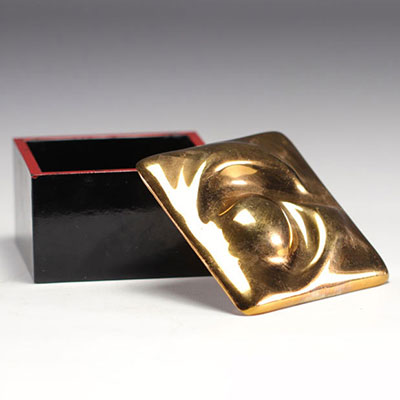 Monique GERBER (20th century) Wooden bronze and black lacquer covered box.