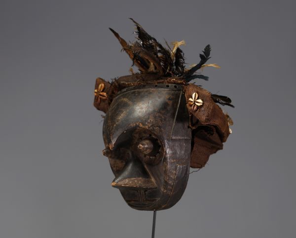 Africa DRC - Old Kuba ‘Pwoom itok’ dance mask.