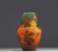 DAUM Nancy - Vase in acid-etched multi-layered glass decorated with leaves and chestnut tree fruit, signed.