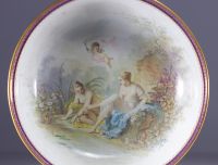 Eugène POITEVIN (1806-1870) - Imposante paire de plats en porcelaine de Sèvres aux décors de Nymphes du XIXe siècle