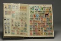 Ensemble de 26 albums de timbres du monde, Chine, Japon, Moyen Orient, Europe, etc. (Lot 3)