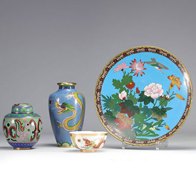 Lot of cloisonné objects (including a porcelain bowl), Chinese work