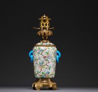 Jules VIEILLARD & Cie à Bordeaux - Enamelled earthenware oil lamp mounted on bronze, 19th century.