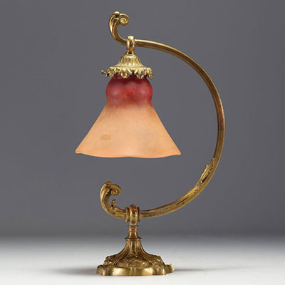 DAUM Nancy - Tulip lamp in marmorated glass, gilded bronze base, signed.