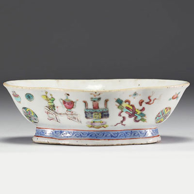 China - Famille rose polychrome porcelain bowl decorated with furniture, circa 1920.