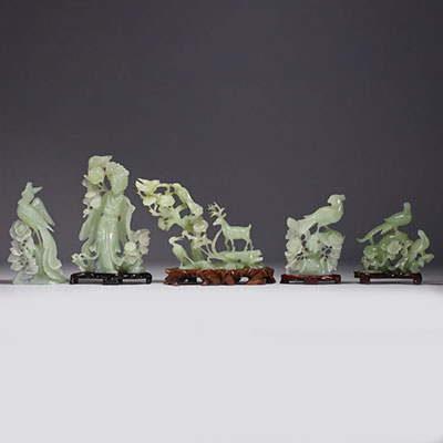 Chine - Ensemble de cinq sculptures en jadéite.