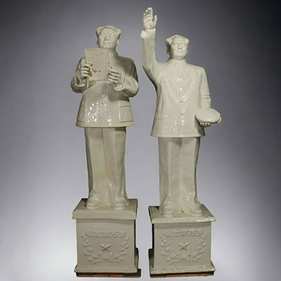 China - Imposing pair of white enamelled porcelain statues of Mao Zedong, Republic period.