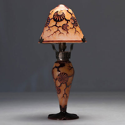 Le Verre Français beautiful acid-etched Art Deco lamp with geometric motif